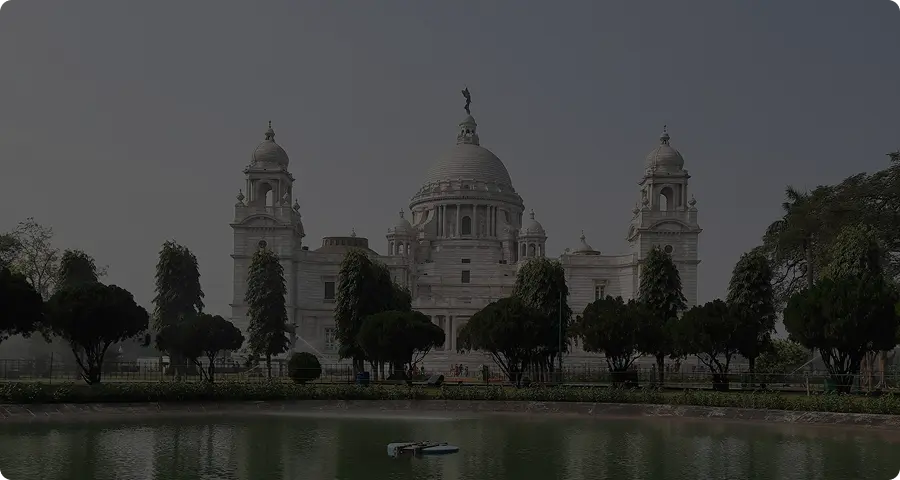 Victoria Memorial and its reflecting pool in Kolkata